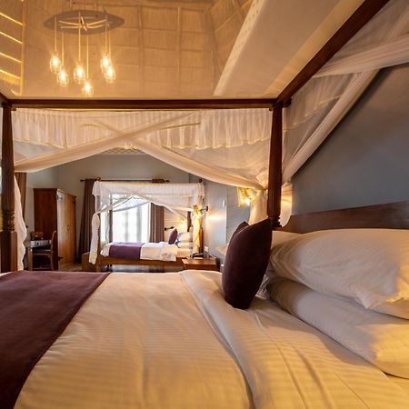Emburara Farm Lodge Mbarara Esterno foto