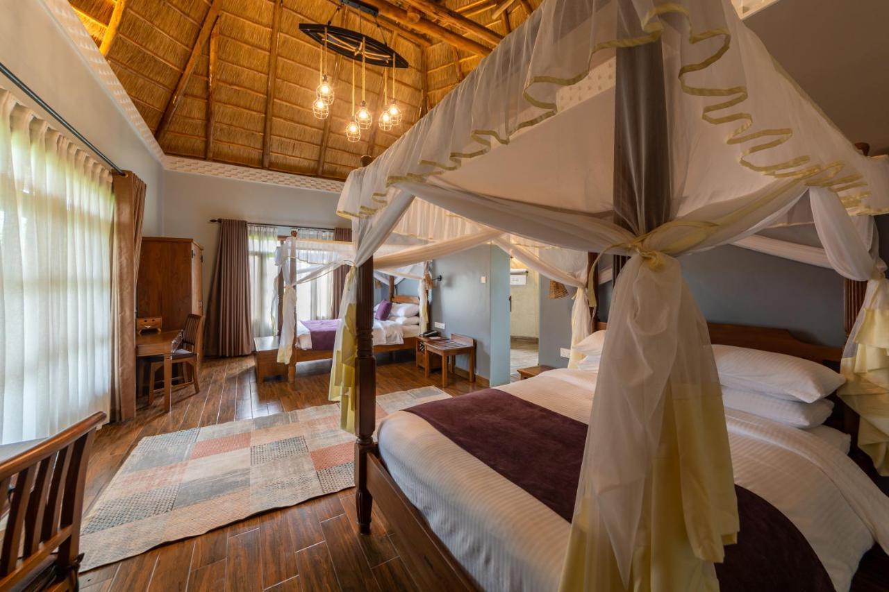 Emburara Farm Lodge Mbarara Esterno foto