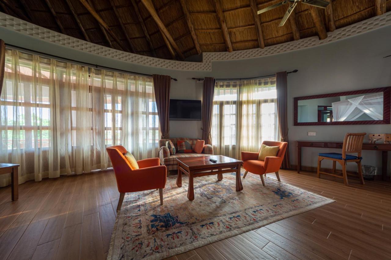 Emburara Farm Lodge Mbarara Esterno foto