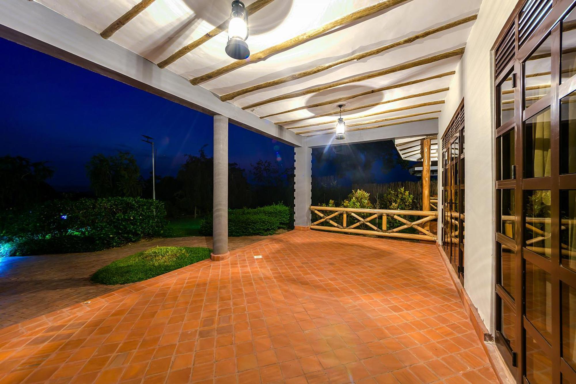 Emburara Farm Lodge Mbarara Esterno foto