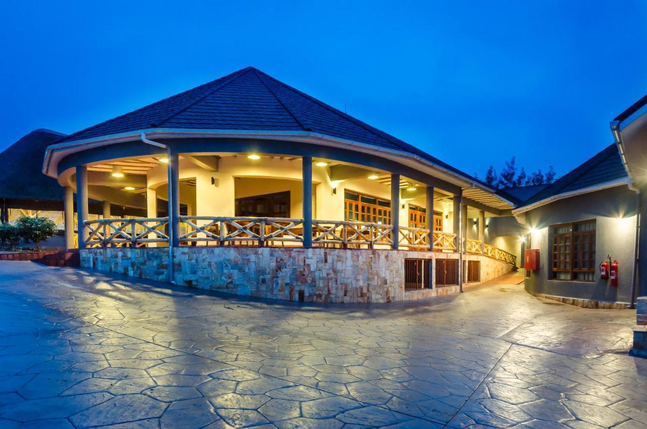 Emburara Farm Lodge Mbarara Esterno foto
