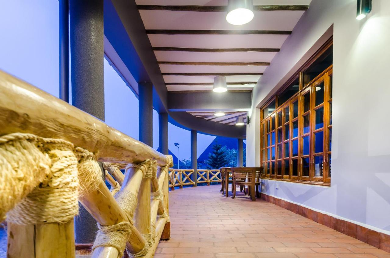 Emburara Farm Lodge Mbarara Esterno foto