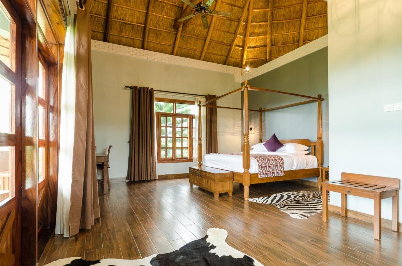 Emburara Farm Lodge Mbarara Esterno foto