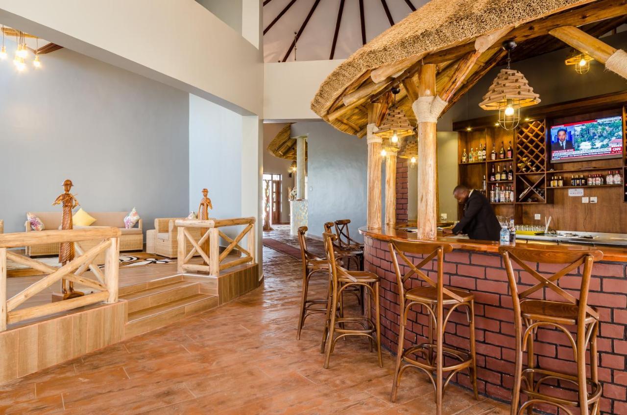 Emburara Farm Lodge Mbarara Esterno foto