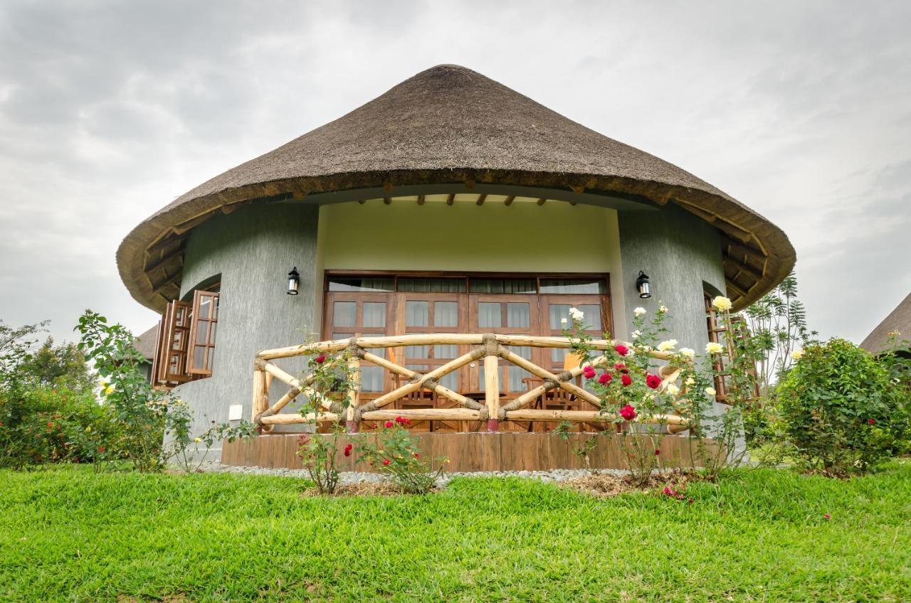 Emburara Farm Lodge Mbarara Esterno foto