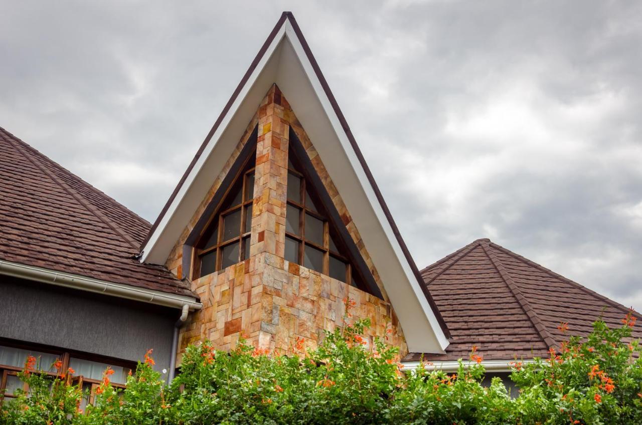 Emburara Farm Lodge Mbarara Esterno foto